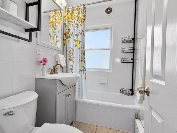 Boston, MA 02131,187 Florence St #2L