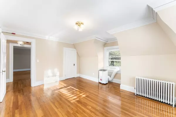 Providence, RI 02906,131 Irving Ave #3