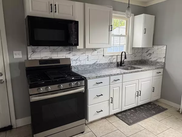 Westport, MA 02790,771 Sanford Rd