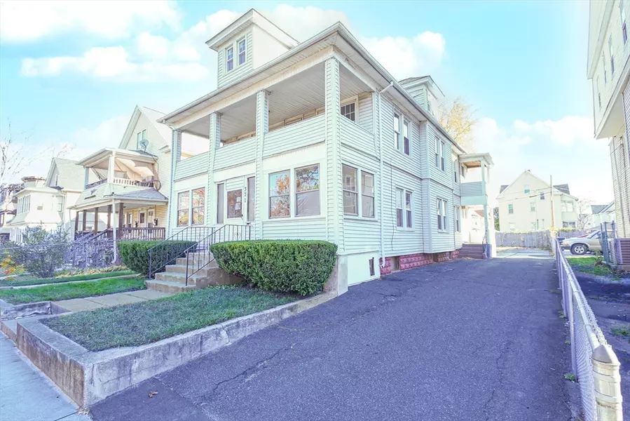 371-373 Oakland St, Springfield, MA 01108