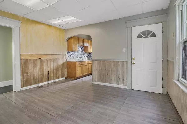 Springfield, MA 01108,371-373 Oakland St