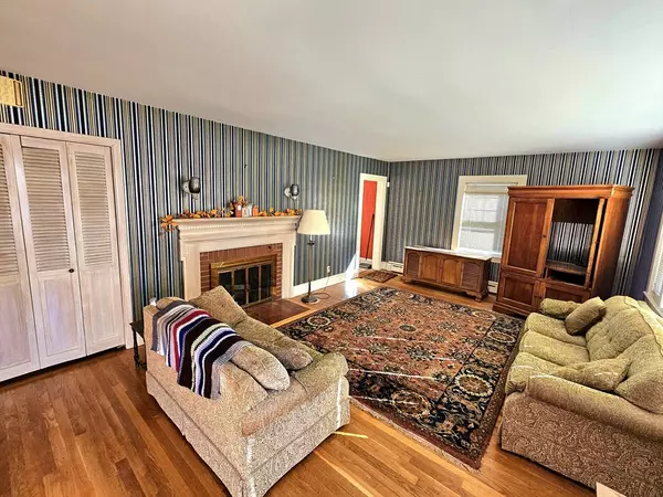 New Bedford, MA 02740,39 Edward St