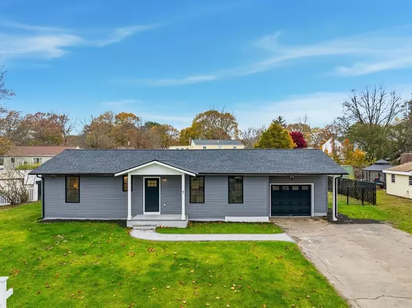 Foxboro, MA 02035,7 Revere Drive