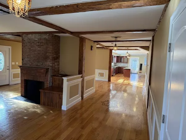 Peabody, MA 01960,722 Lowell Street #A