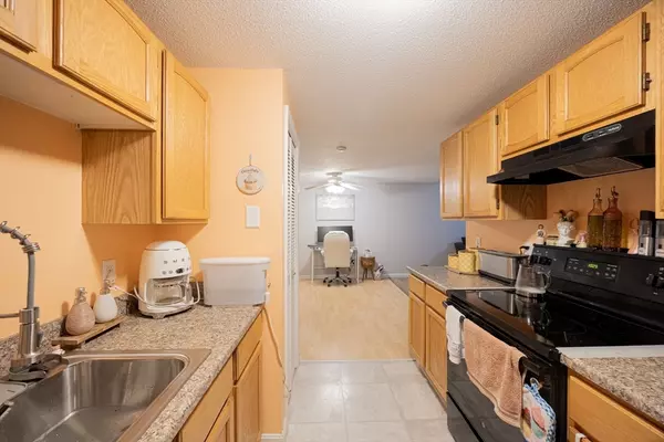 Northbridge, MA 01588,94 Heritage Dr #94