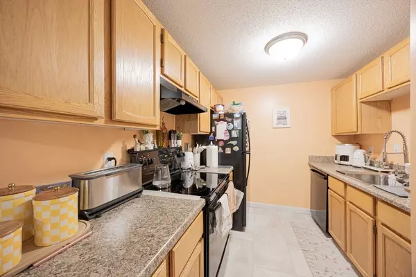 Northbridge, MA 01588,94 Heritage Dr #94