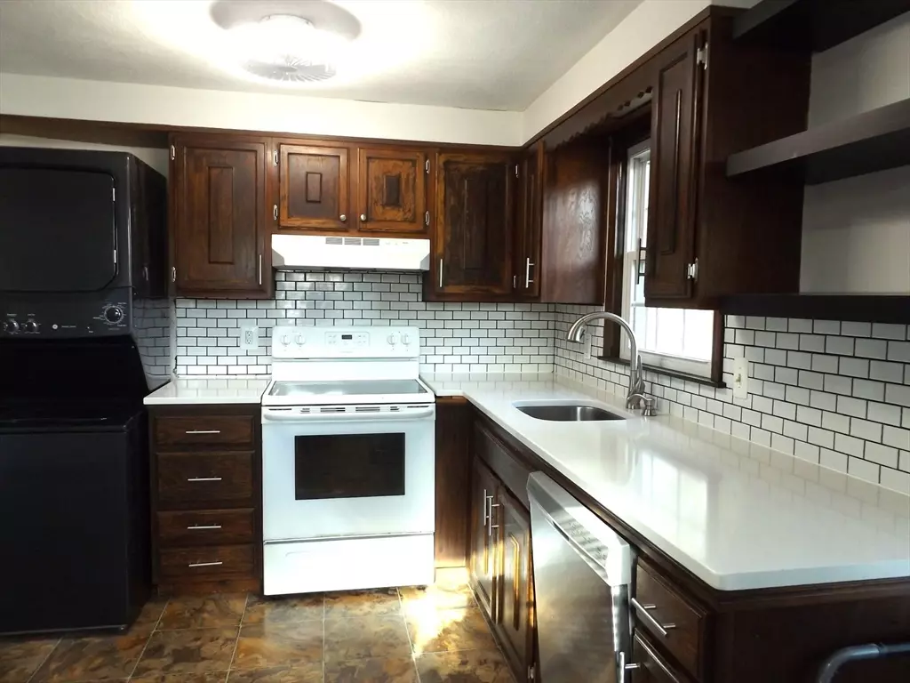 Attleboro, MA 02703,28 Greenwich St. ##2