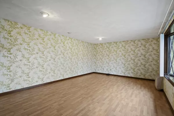 Shrewsbury, MA 01545,8 Hunter Circle