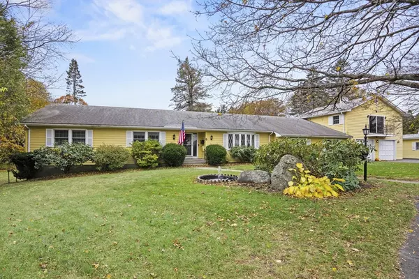 8 Hunter Circle, Shrewsbury, MA 01545