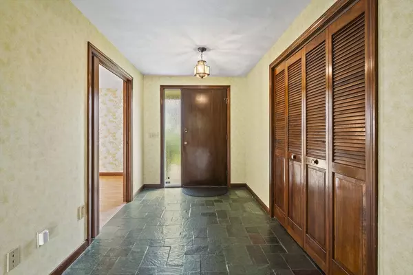 Shrewsbury, MA 01545,8 Hunter Circle