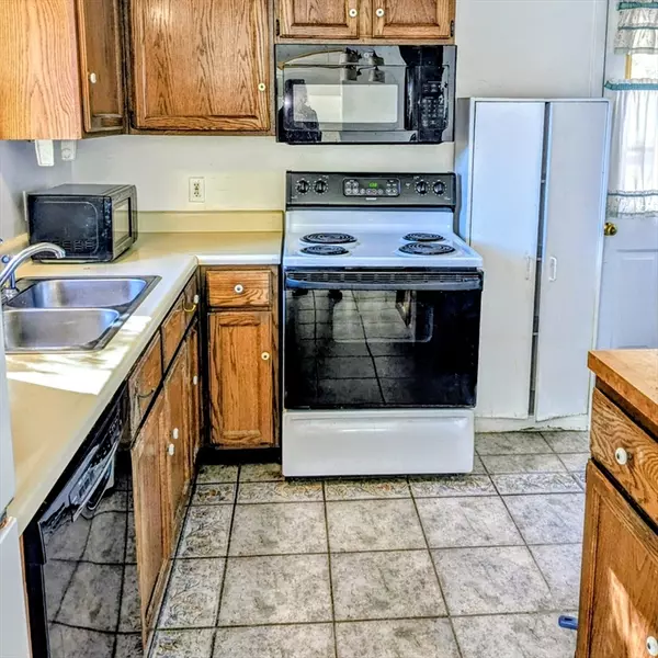 Worcester, MA 01602,41 Walnut Hill Dr