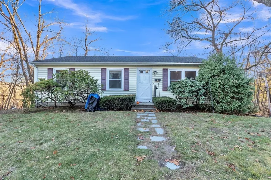 41 Walnut Hill Dr, Worcester, MA 01602