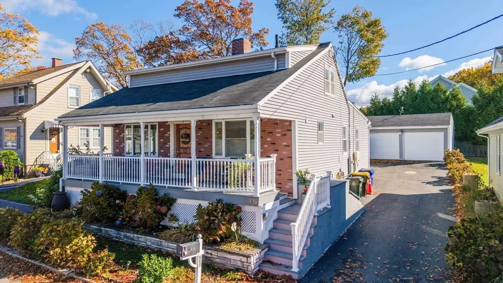 235 Chaveson St, Fall River, MA 02723