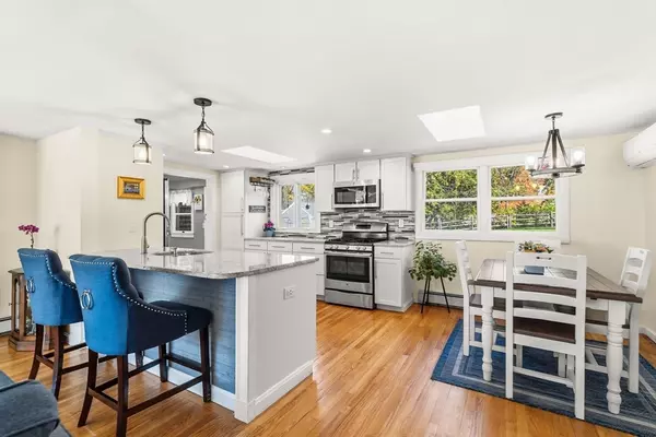 Marshfield, MA 02050,28 Riverside Cir