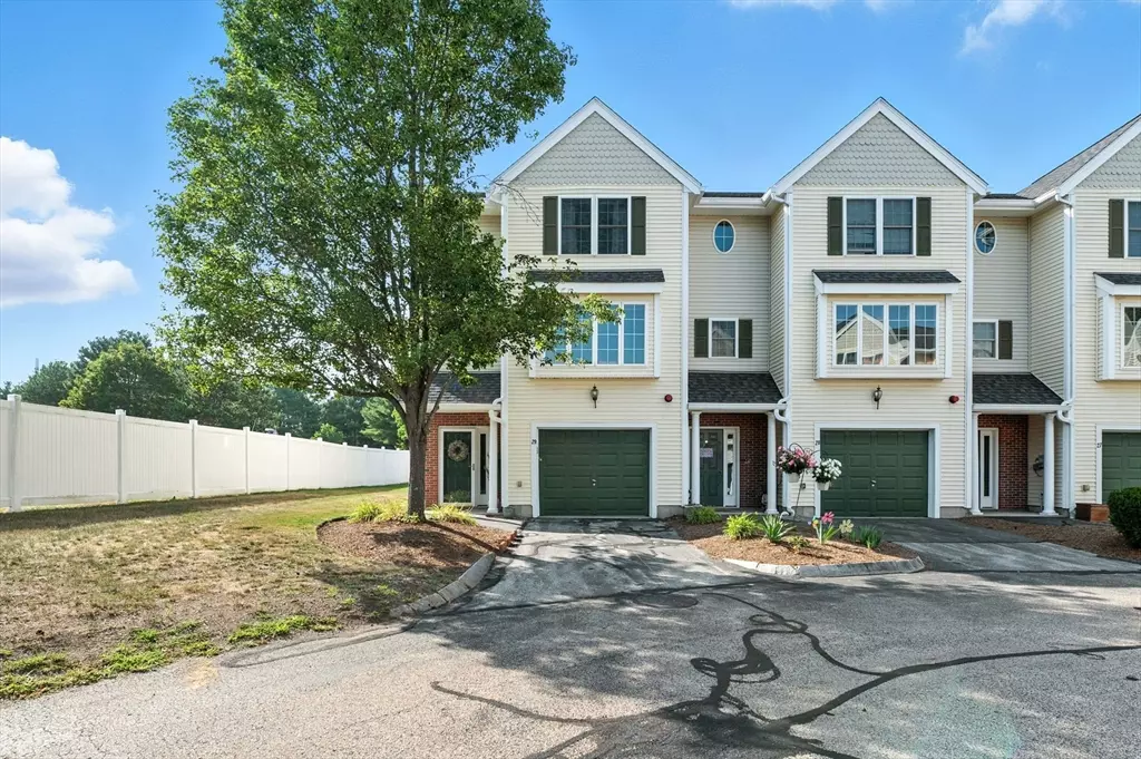 Groveland, MA 01834,29 Groveland Commons Way #29