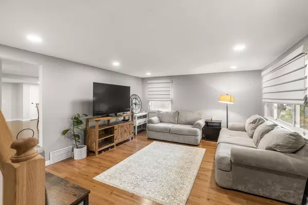 Lowell, MA 01852,64 Bolton St