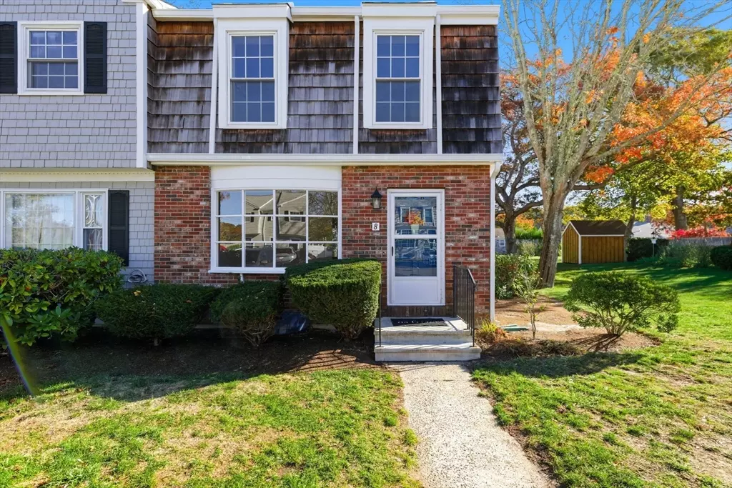 Harwich, MA 02671,231 Route 28 #8