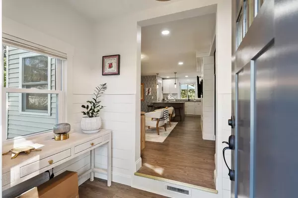 11 Hillside Rd, Northborough, MA 01532