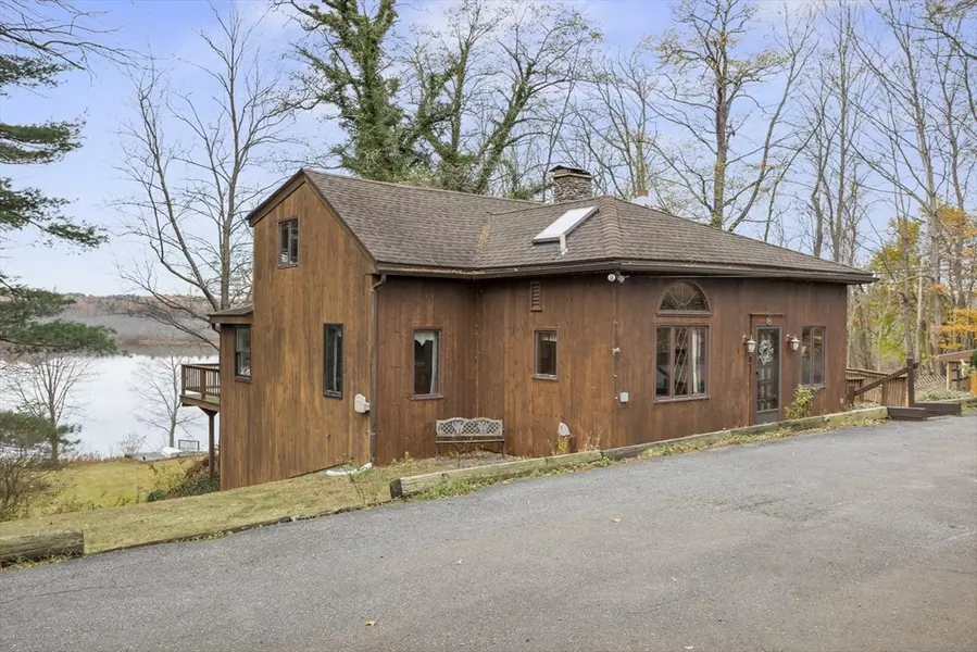 1044 Lancaster Ave, Lunenburg, MA 01462