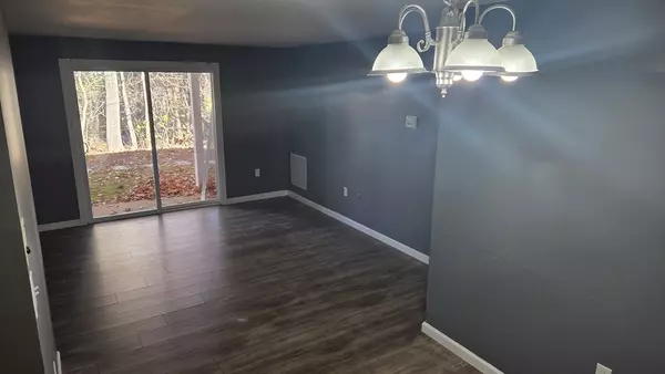 Natick, MA 01760,40 Silver Hill Ln #4