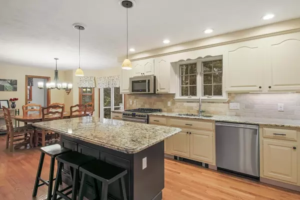 Sutton, MA 01590,5 Wildflower Dr