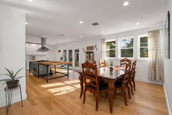 Natick, MA 01760,68 Everett St