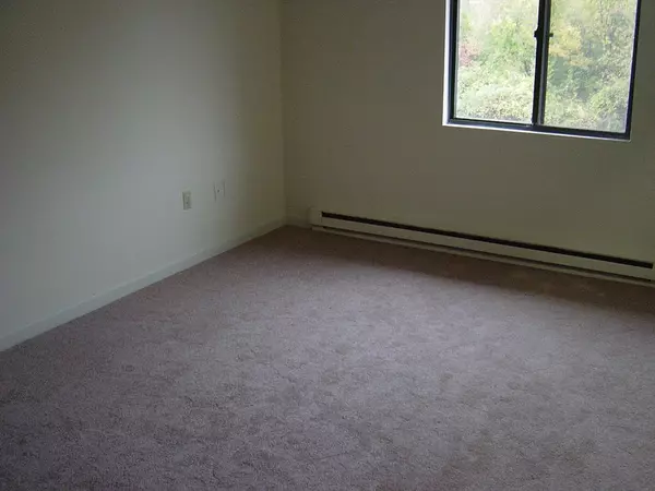 North Attleboro, MA 02760,47 Juniper Road #F-8