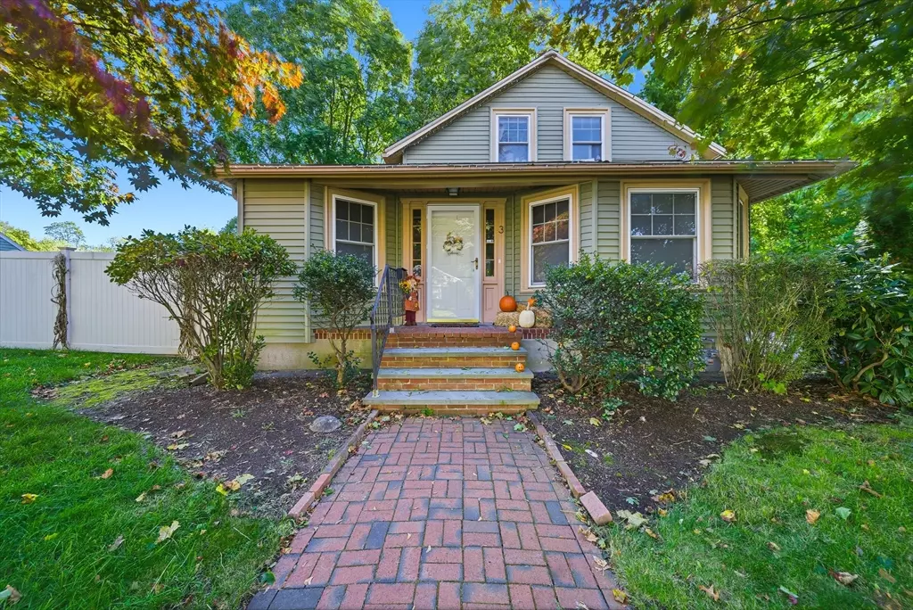 Middleboro, MA 02346,3 Corinne Pkwy