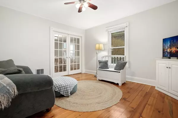 Salem, MA 01970,17 Cliff St