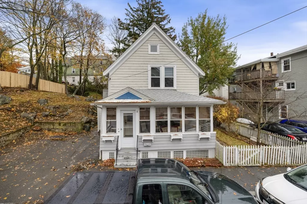 Salem, MA 01970,17 Cliff St