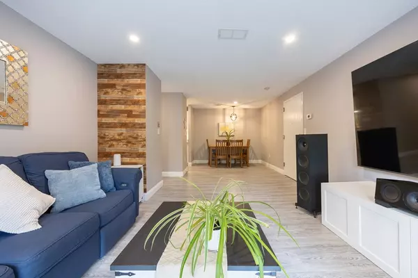 Franklin, MA 02038,605 Franklin Crossing Rd #605