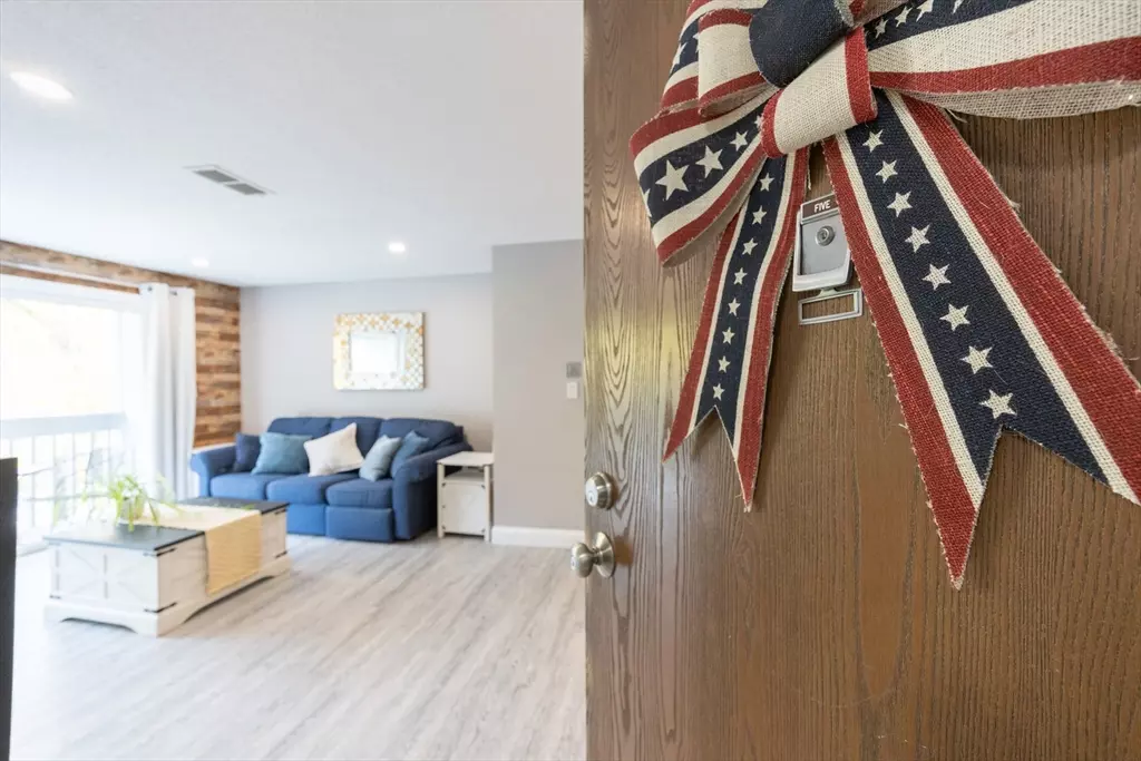 Franklin, MA 02038,605 Franklin Crossing Rd #605