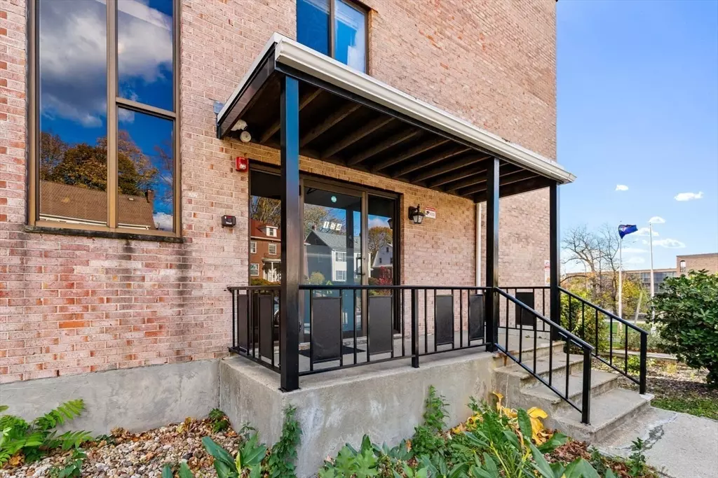 Medford, MA 02155,154 High St #204