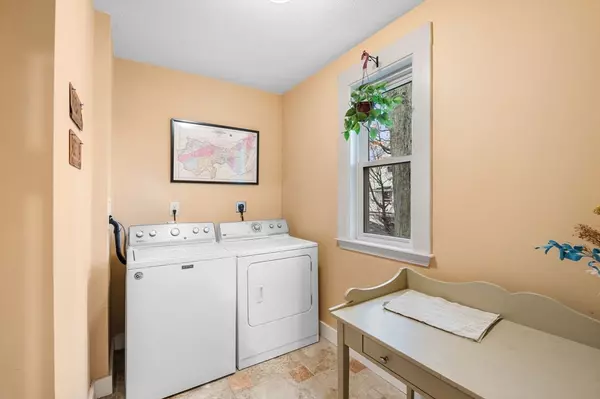 Waltham, MA 02453,73 Orange St #2