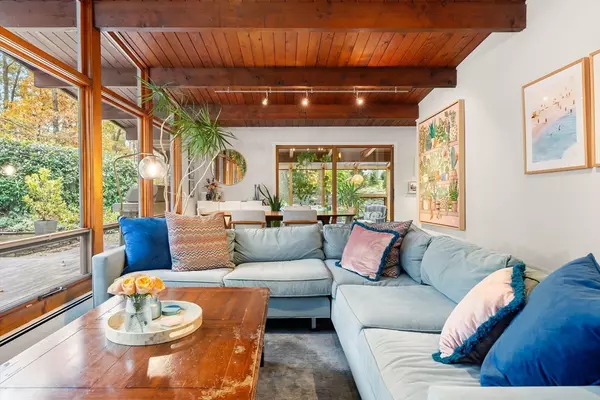 Hingham, MA 02043,25 Rockwood Rd