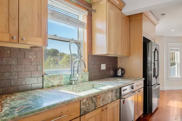 Newton, MA 02465,76 Taft Ave #2