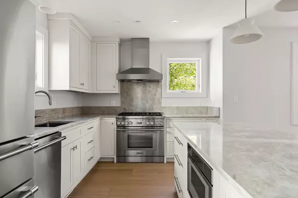 Boston, MA 02129,9 Armory St