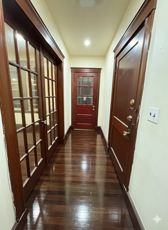 Boston, MA 02136,706 Metropolitan Ave #2