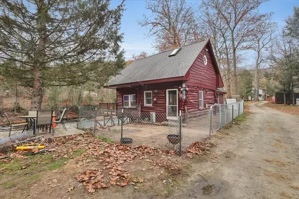 Huntington, MA 01050,4 Stage Rd