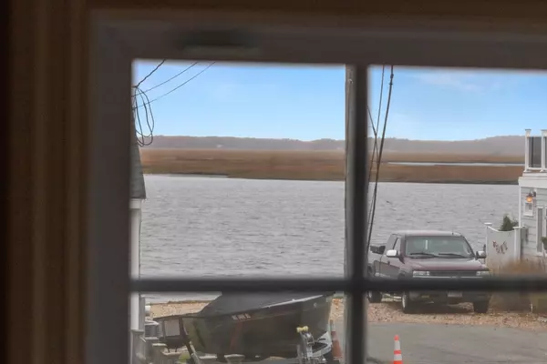 Ipswich, MA 01938,15 Eagle Hill Rd