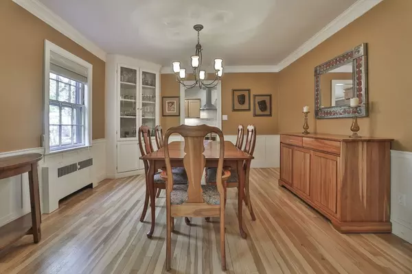 Milton, MA 02186,32 Columbine Rd