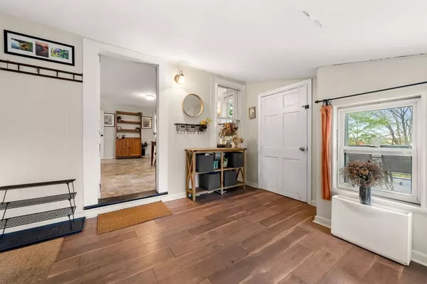 Haverhill, MA 01835,14 S Riverview St