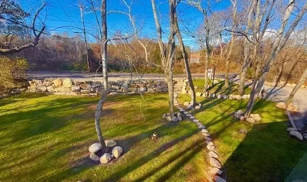 Brewster, MA 02631,309 Great Fields Rd