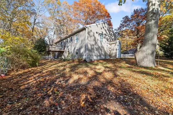 Acushnet, MA 02743,11 Martel St