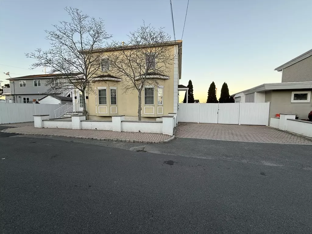 Revere, MA 02151,37 Vera St #1