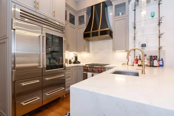 Boston, MA 02115,288 Commonwealth Ave #1