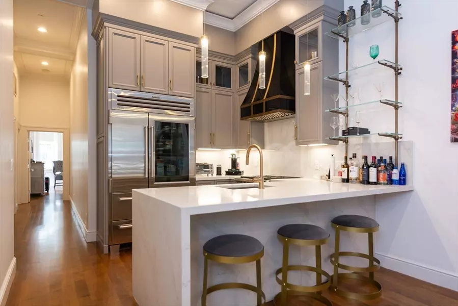 288 Commonwealth Ave #1, Boston, MA 02115