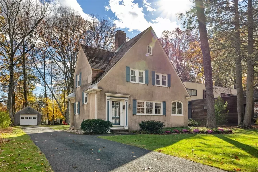 61 Woodlawn Ave, Northampton, MA 01060