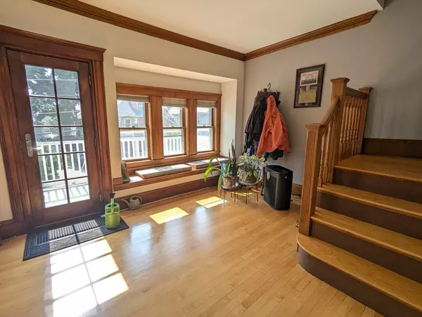 Watertown, MA 02472,17 Commonwealth Road #2