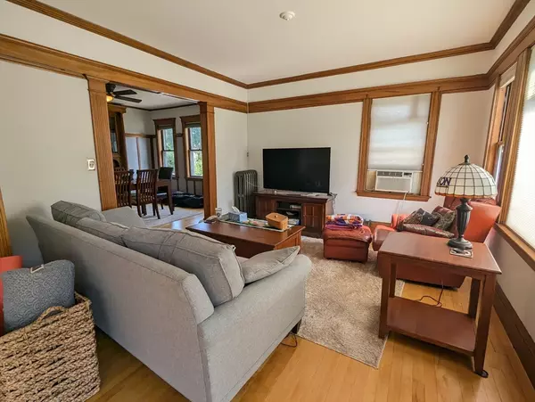 Watertown, MA 02472,17 Commonwealth Road #2